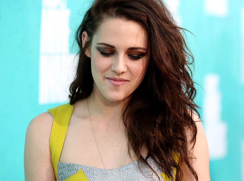 Kristen Stewart, Actress, Cute, Smile Hd Wallpaper 