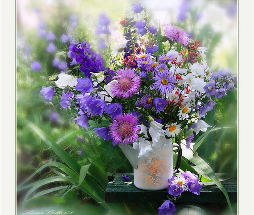 Proste kwiaty polne, kolorowe, dzikie kwiaty, wazon, piękne, martwa natura, proste piękno, natura, kwiaty, przyjemne Tapeta HD