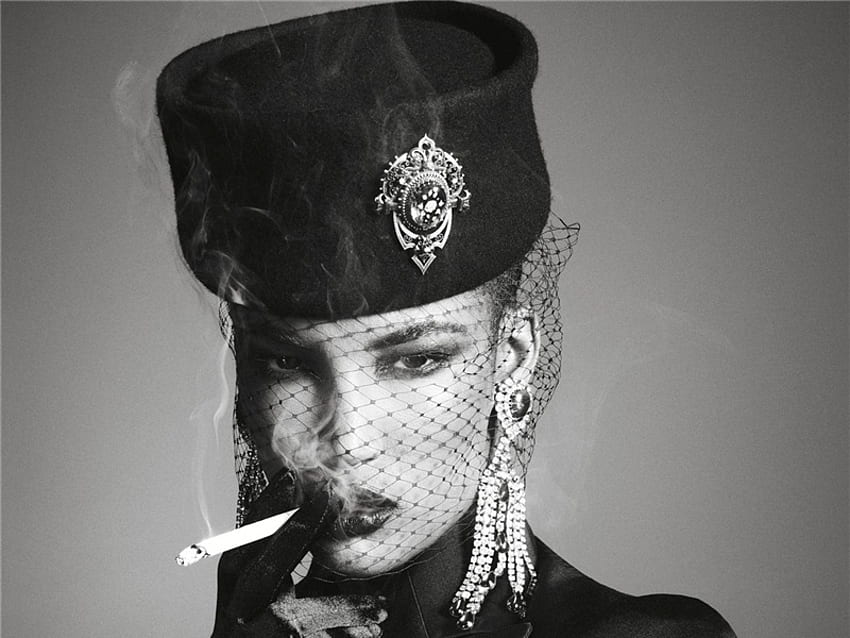 SMOKING DIVA, graphy, bw, veil, diva, beauty, woman, lady, portrait, smoke, face, hat, cigarette HD wallpaper