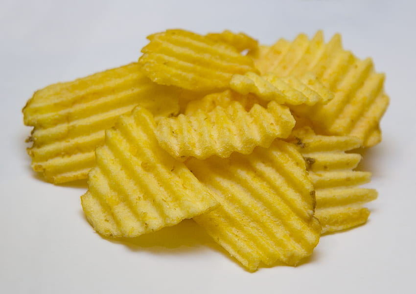 We All Love Crisps, chips, food, crisps, crinkle cut HD wallpaper