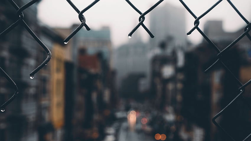 fence, grid, hole, rain, city, blur full , tv, f, background, City Grid HD wallpaper