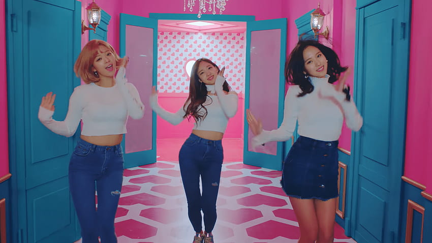 WATCH: TWICE Makes Comeback With Adorable Heart Shaker MV - What The Kpop HD wallpaper