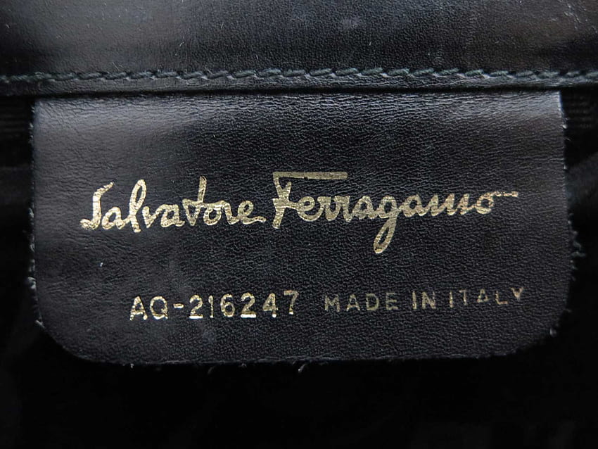 Auth Salvatore Ferragamo Vara Ribbon Shoulder Clutch Bag Black Leather - e41502 HD wallpaper