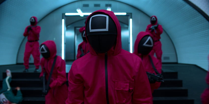 After Money Heist, Squid Game Jumpsuit Is the New Vogue Costume - Netflix Junkie, Squid Game Guards HD wallpaper