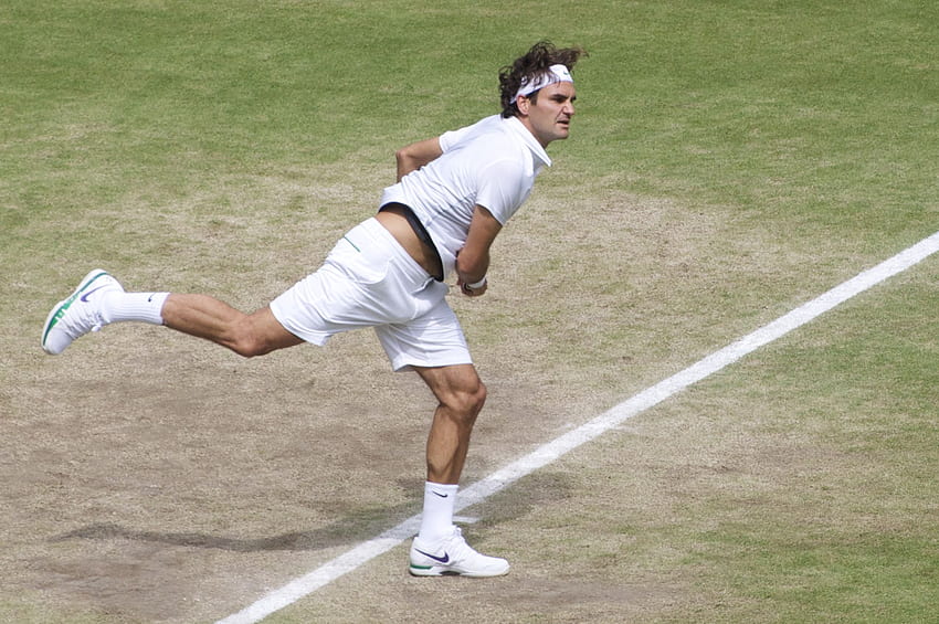 Roger Federer serve in Wimbledon HD wallpaper
