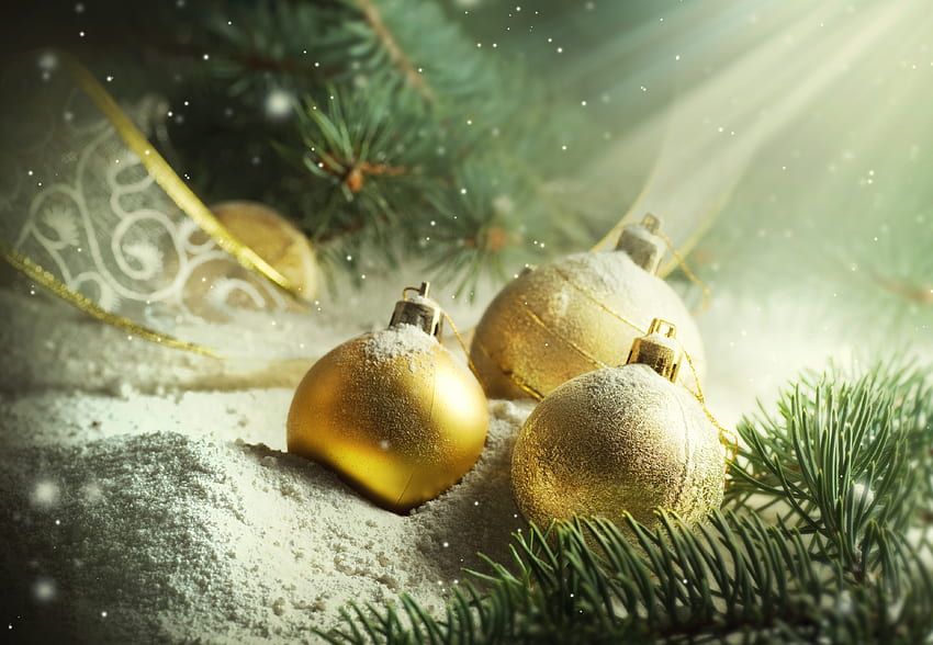 New Year decorations, golden, holidays, graphy, cute, balls, garland, ball, christmas, decorations, candles, lovely, new year HD wallpaper