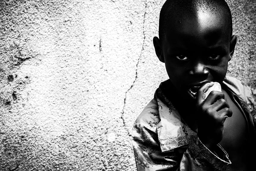 Africa, bambino africano, bambino, , nascita, nero, bianco e nero, ragazzo, bambino, bambino bambino, giochi per bambini, colorato, colori, Congo, dispositivo, viso, ragazza, ragazze, verde, felicità, felice, aiuti umanitari, innocente Sfondo HD