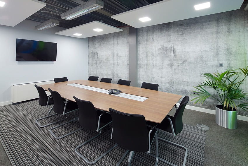 Oficina moderna Sala de reuniones con hormigón e iluminación. Concreto , Sala , Diseño de sala de conferencias fondo de pantalla