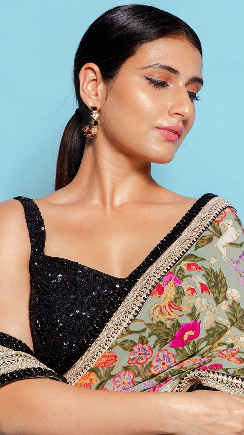 Fatima Sana Sheikh, Bollywood Actress HD phone wallpaper | Pxfuel