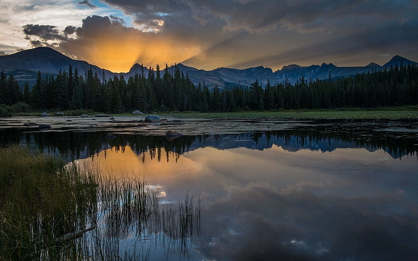 naturaleza, puesta del sol, hierba, montañas, lago, reflexión fondo de pantalla