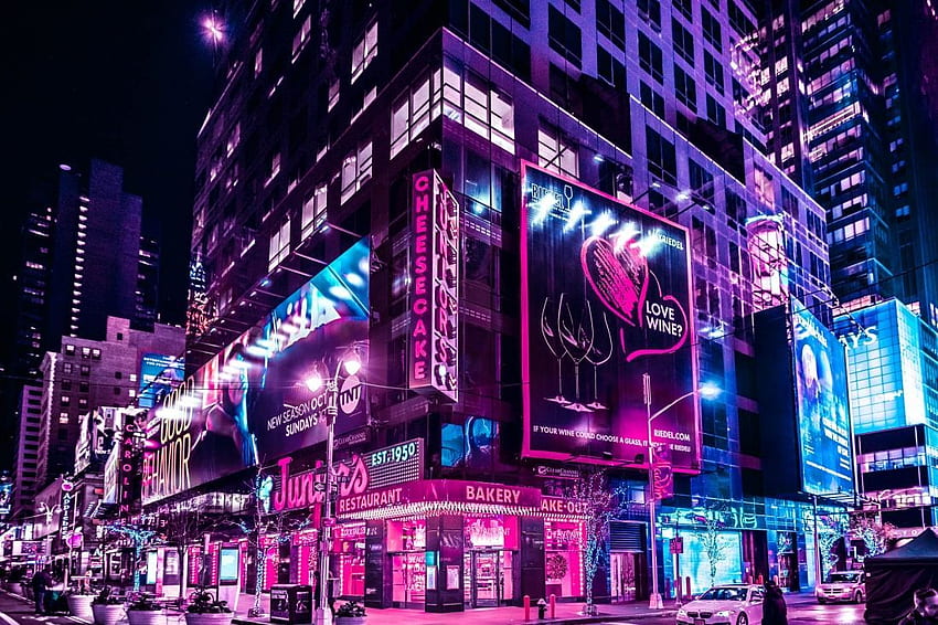 New York Glow: ซีรีส์นีออนกราฟฟิตีของ Big Apple ยามค่ำคืนที่น่าพึงพอใจ บูมสร้างสรรค์ กราฟิคนีออน, สุนทรียศาสตร์, ความงามของเมือง, นิวยอร์กสีม่วง วอลล์เปเปอร์ HD