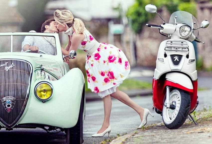 Kiss, romantic, car, love HD wallpaper