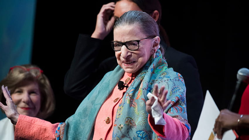Ruth Bader Ginsburg dice che sta per sentirsi “molto bene” Sfondo HD