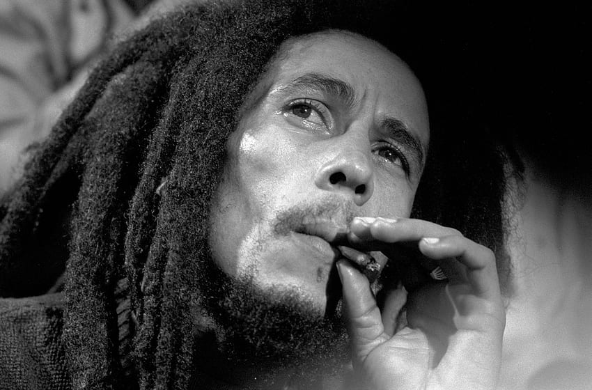 Official Bob Marley Marijuana Blend On the Way, Bob Marley Black and White HD  wallpaper | Pxfuel