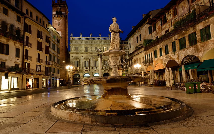イタリア、ヴェローナの町の広場、町の広場、建物、建築、ヴェローナ、イタリア 高画質の壁紙