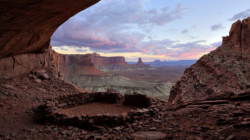 False Kiva, Canyonlands National Park, Utah, USA. Windows 10 Spotlight HD wallpaper