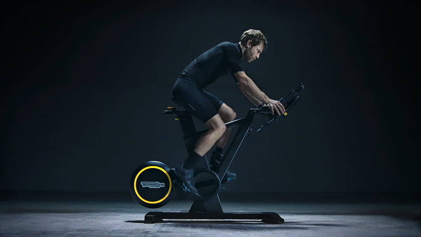 SKILLBIKE: la bicicleta estática para un ciclismo de alto rendimiento con un cambio de marcha real. Entrenamiento de ciclismo, Technogym, Bicicleta, Gimnasio de ciclismo fondo de pantalla