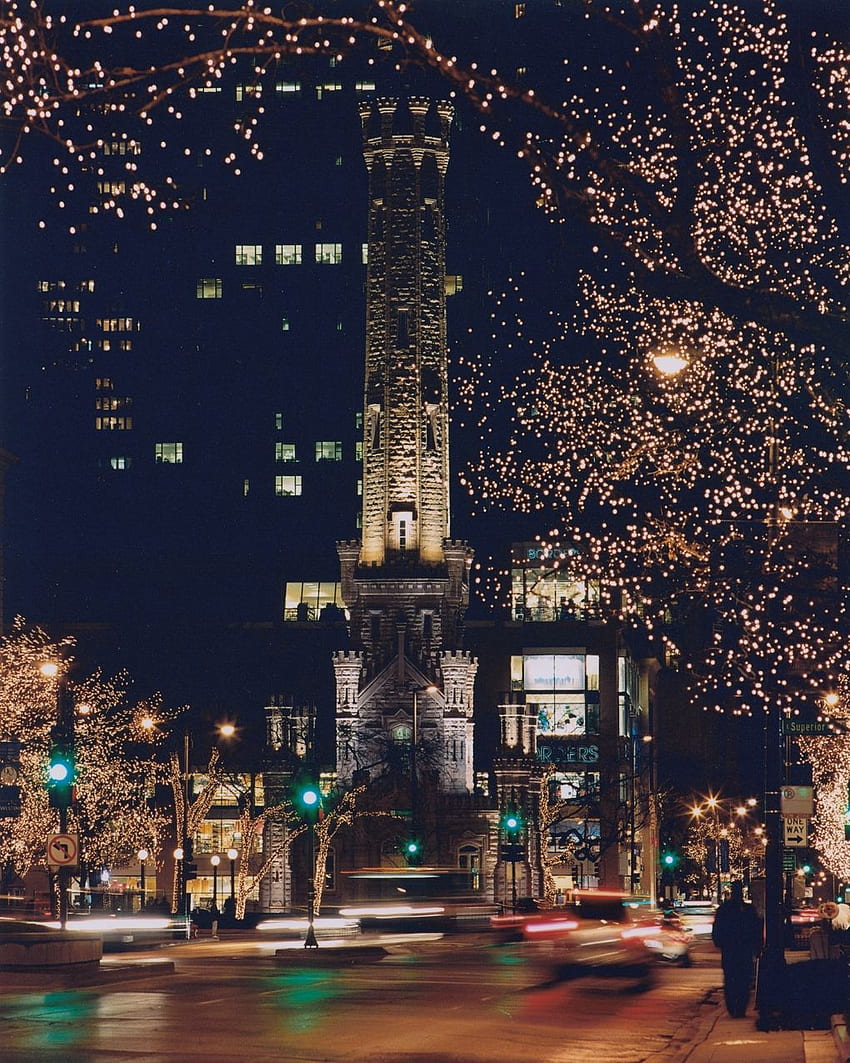 Chicago Architecture . Water Tower & Holiday Lights HD phone wallpaper