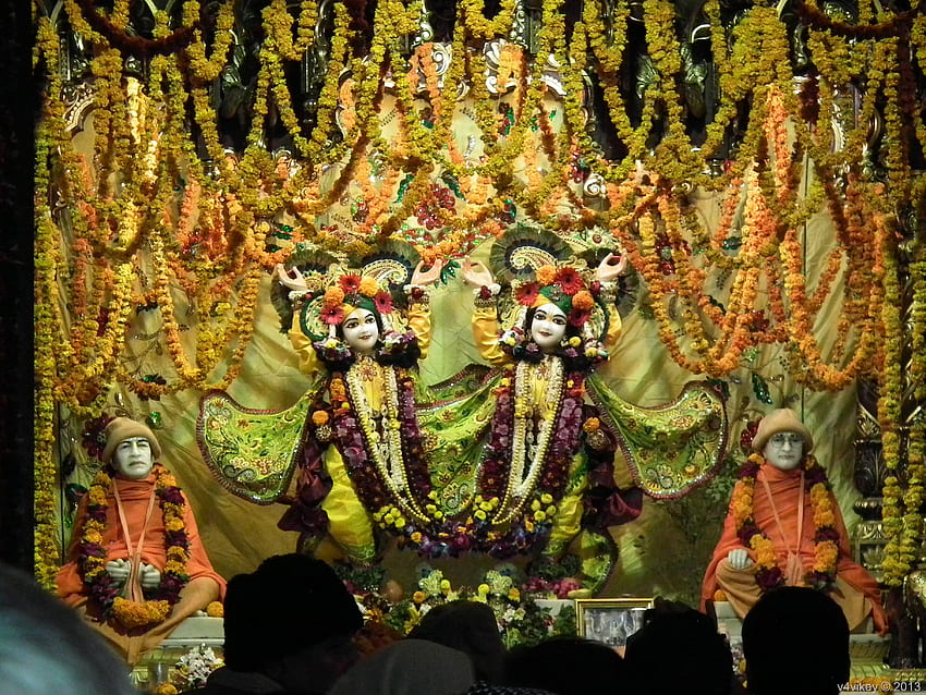 Lord Krishna and Balram ISKCON Temple Vrindavan â Trap, Krishna Balaram ...