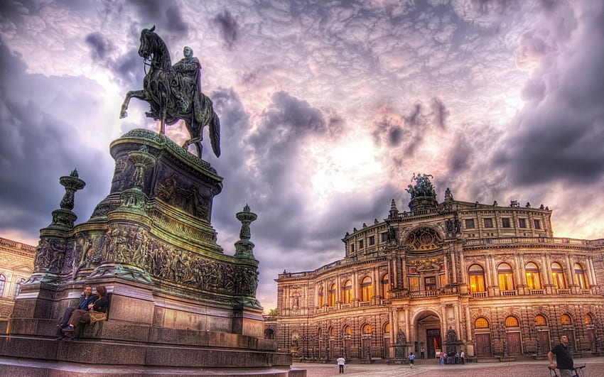 estátua na praça da cidade de Dresden r, cidade, monumento, edifício, r, quadrado, estátua papel de parede HD
