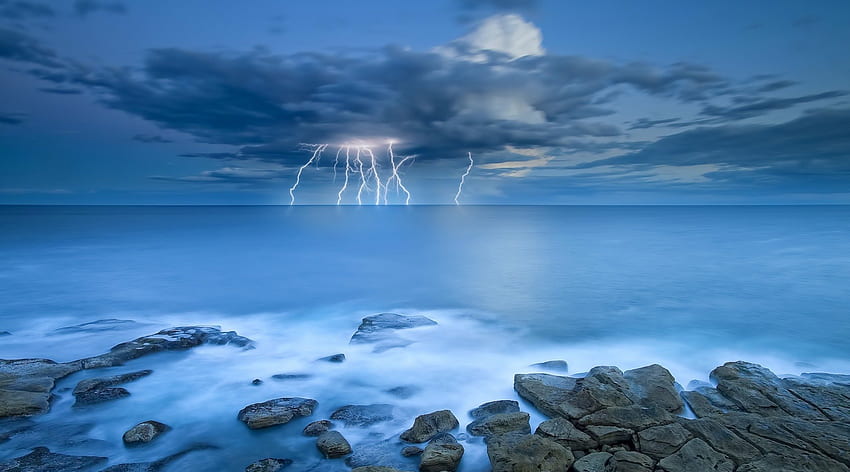 amazing ocean lightning, lightning, shore, clouds, rocks, ocean HD wallpaper