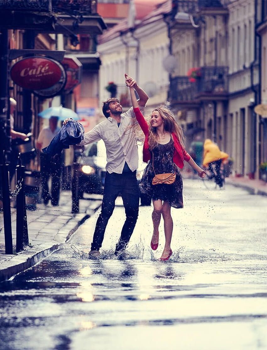 Urocza miłość i romans par w deszczu. Grafika romantycznej pary, taniec w deszczu, romantyczne pary Tapeta na telefon HD