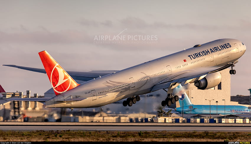 TC JJJ Turkish Airlines Boeing 777 300ER ที่สนามบินนานาชาติลอสแองเจลิส รหัส 1219948 วอลล์เปเปอร์ HD