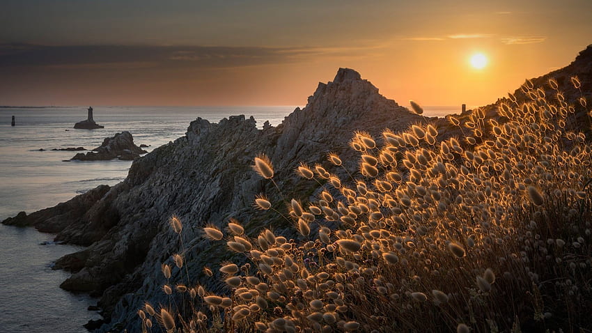Gün batımında Pointe du Raz, Cap Sizun, Bretagne, Fransa. Windows 10 HD duvar kağıdı