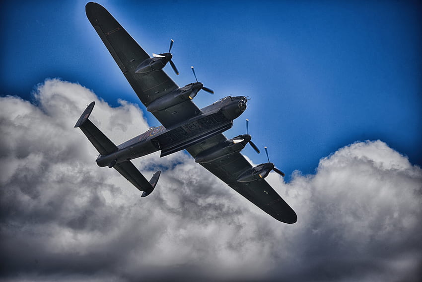 Lancaster bombardeiro, Avro Lancaster, aeronaves militares, nuvens, céu papel de parede HD