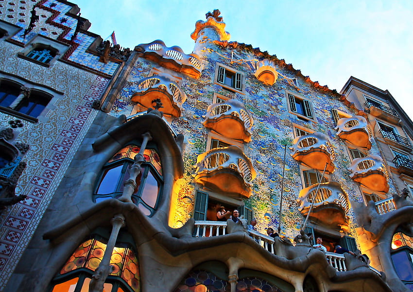 Barcelona Gaudi HD wallpaper