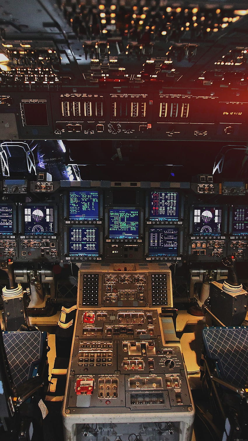 Ƒ↑TOQUE E OBTENHA O APLICATIVO! Para Geeks Cockpit dentro colorido impressionante escuro para caras avião Boeing. iPhone para homens, avião, tela de bloqueio do iPhone Papel de parede de celular HD