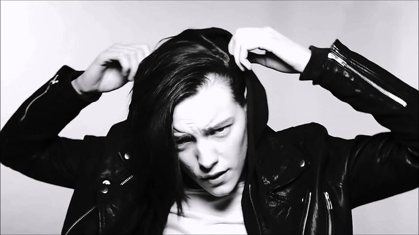 Do I wanna know - Ruby Rose & Erika Linder by Arctic Monkeys [ VIDEO] [] HD wallpaper