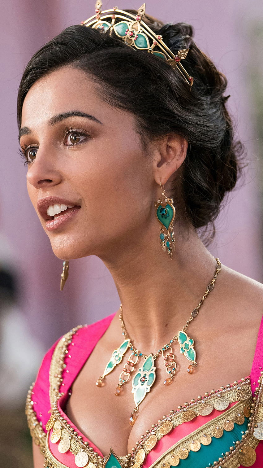 Naomi Scott nei panni della principessa Jasmine in Aladdin 2019 Ultra Mobile, Jasmine Phone Sfondo del telefono HD