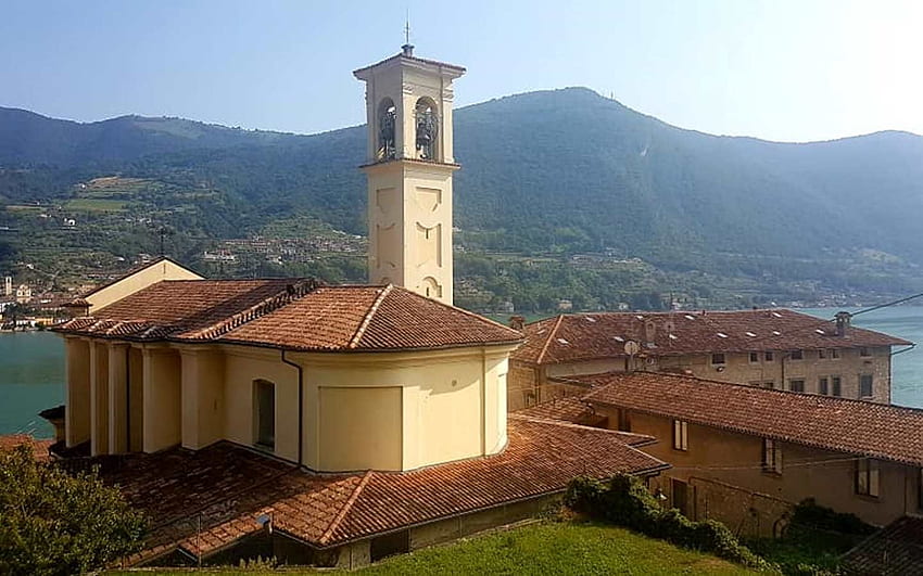 Church in Italy, bell, Italy, church, tower, hills HD wallpaper