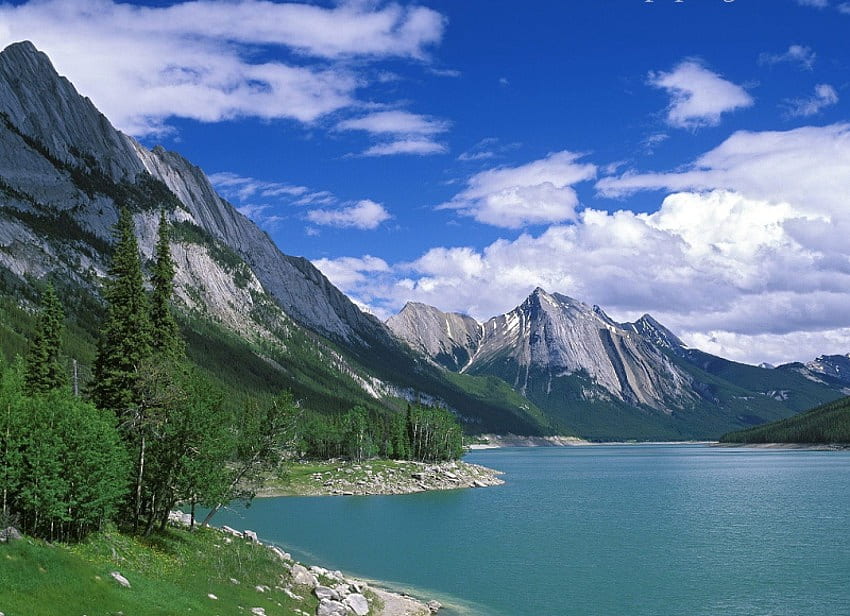 lake sorrounding a hill, water, lake, green, mountain HD wallpaper