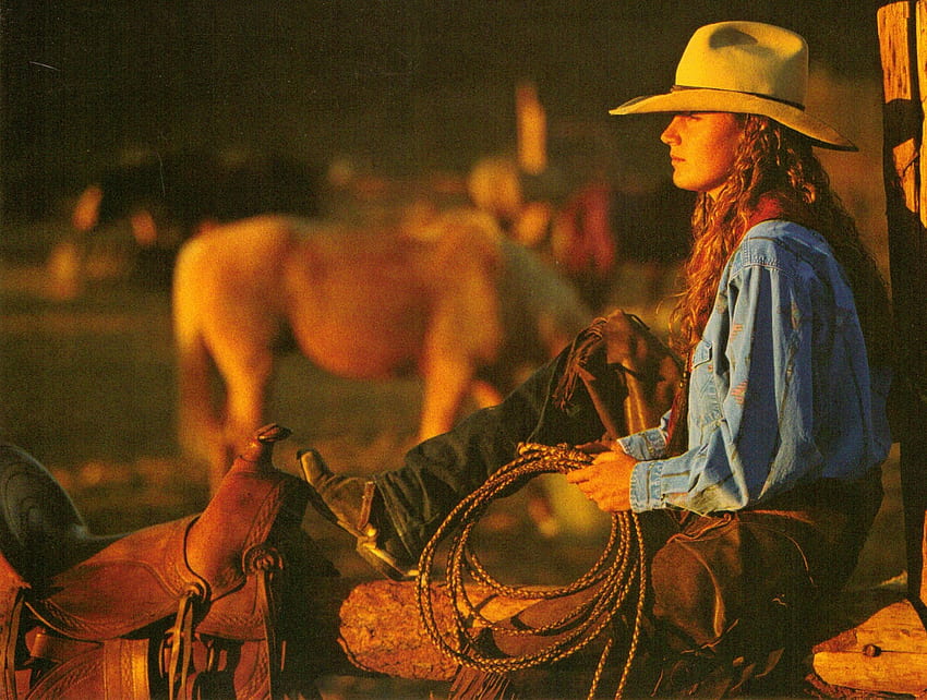 牧場の女の子、馬、騎乗位、ロープ、女性、牧場、サドル、チャップス、フェンス、ブーツ、帽子、女性 高画質の壁紙