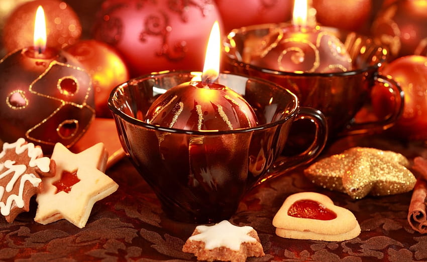 Весела Коледа!, златен, блясък, бисквитка, чаши за чай, звезда, свещ, светлина, коледа, червено, сърце, огън HD тапет