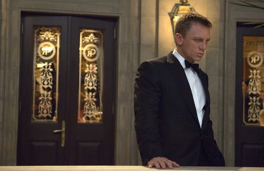 Daniel Craig ~ Casino Royale (2006), daniel, craig, blanc, noir, costume, homme, film, casino royale Fond d'écran HD