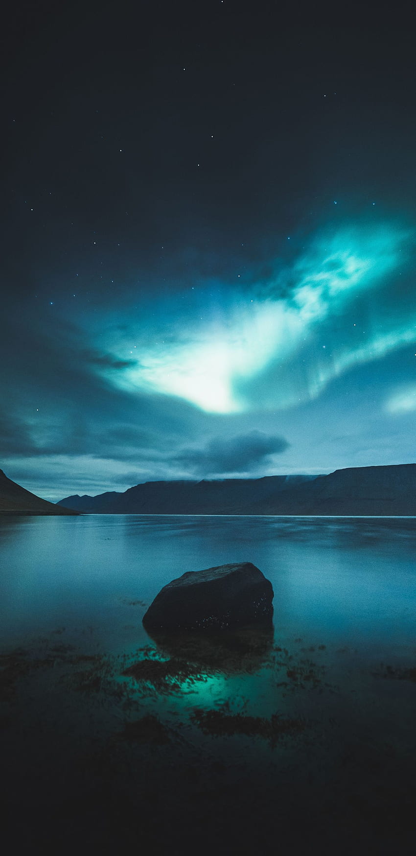Zorza polarna, Islandia, jezioro, - Zorza polarna iPhone X - Tapeta na telefon HD