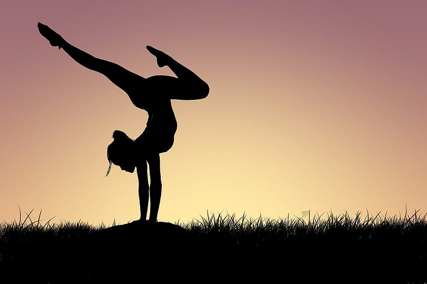 Siluetta di yoga della donna Sfondo HD