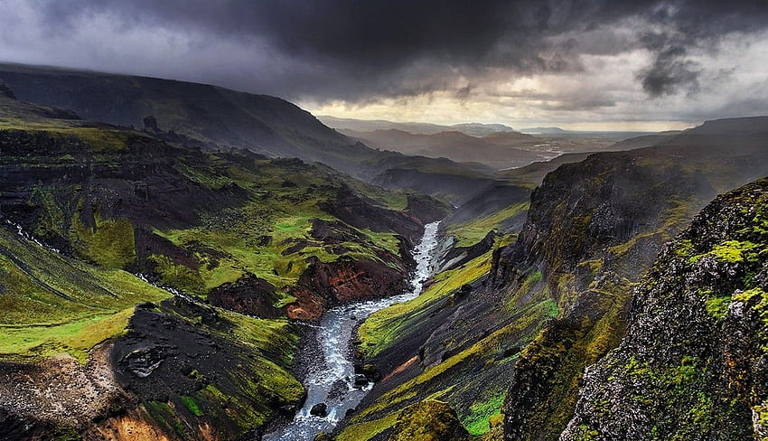 пейзаж, природа, буря, Исландия, река, планина, каньон, облаци, трева, зелено, ерозия, студ / и мобилен фон HD тапет