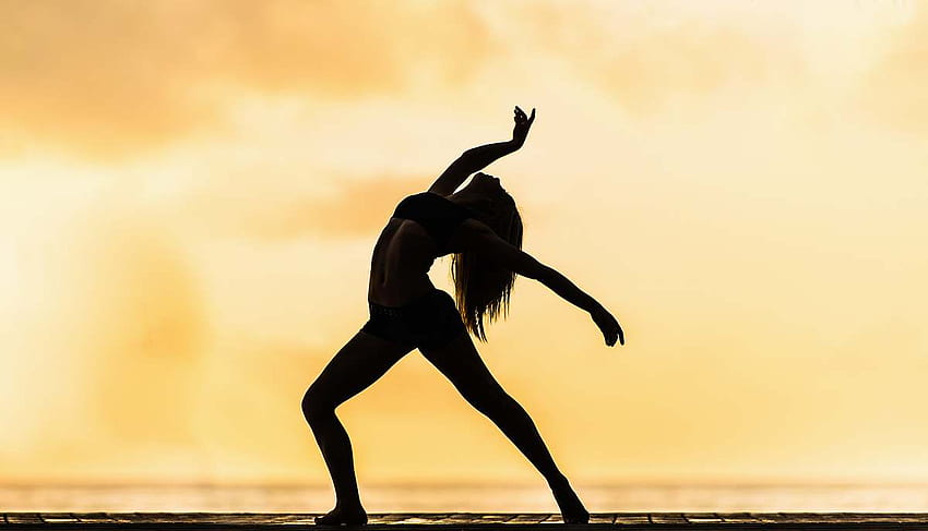 Silueta de baile de mujer haciendo pose de yoga Actividades de ocio, silueta de yoga fondo de pantalla