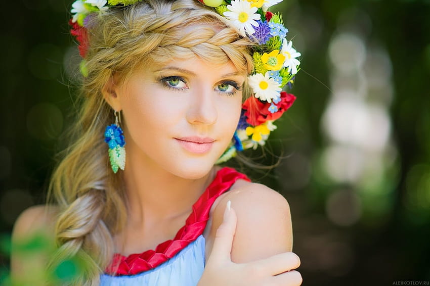 Beauty, summer, colorful, model, flower, face, girl, woman, wreath HD wallpaper