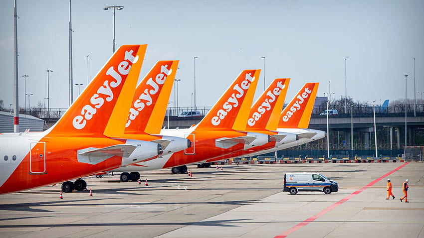 EasyJet row worsens as founder threatens to sue airline's executives. Business News HD wallpaper