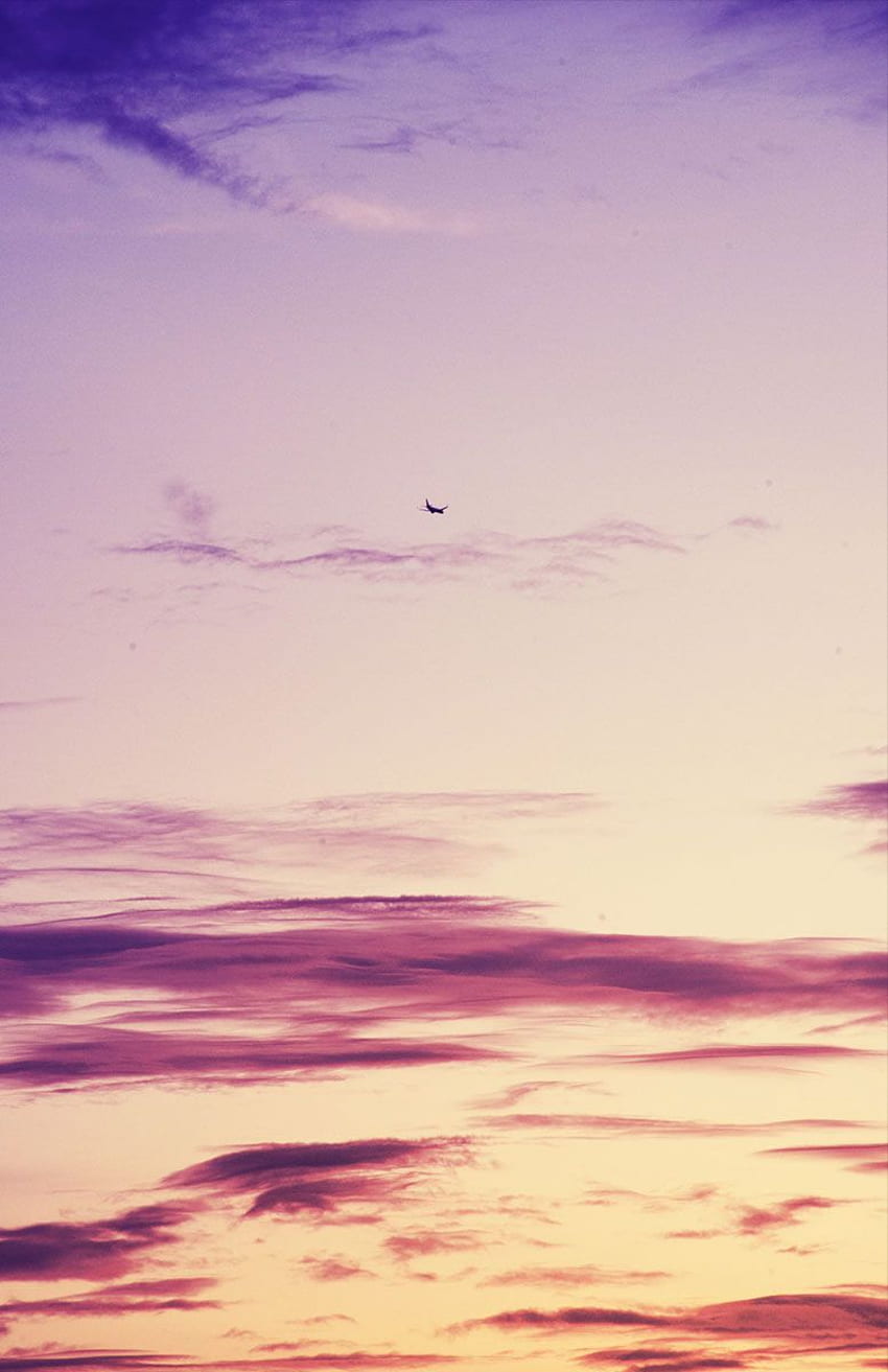 Fantastico iPhone Cloud per chi vive a Cuckoo - Sfumatura del cielo viola e rosa Sfondo del telefono HD