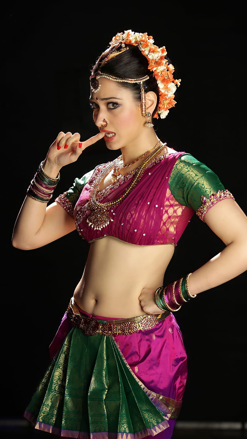 Тамана Бхатия, телугу актриса HD тапет за телефон