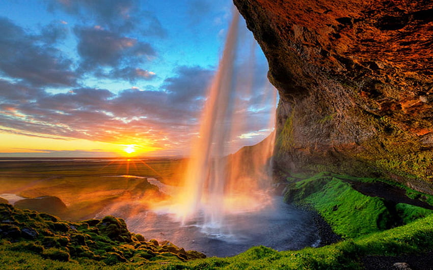 Seljalandsfoss ist einer der berühmtesten Wasserfälle Islands 65 M HD-Hintergrundbild