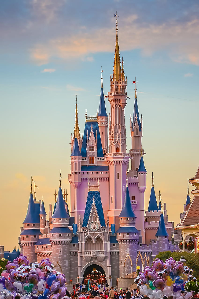 Най-доброто от графиката на Брет Свенсън от света на Уолт Дисни - списание WDW. Disney cinderella castle, Disney world castle, iphone disney HD тапет за телефон