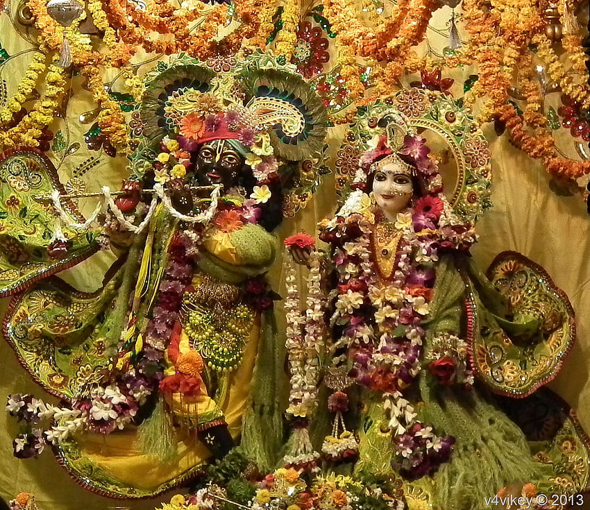 Krishna Radha 동상 Vrindavan ISKCON 사원 – 함정, Mathura HD 월페이퍼