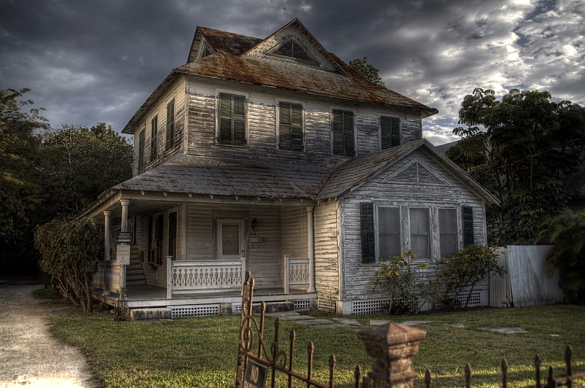 Old Creepy Houses, House, Grass, Clouds, Old HD wallpaper